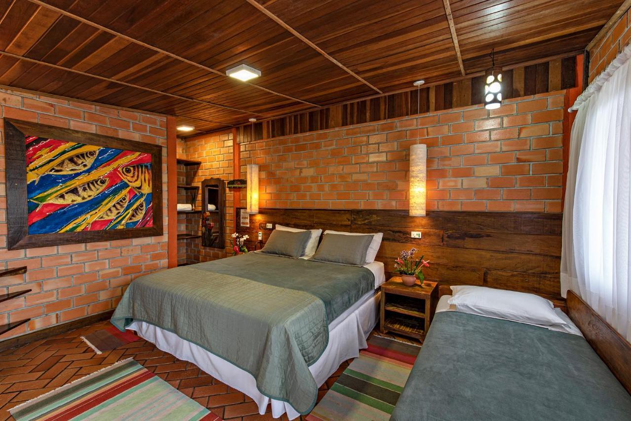 Grajagan Surf Resort Ilha do Mel Zimmer foto